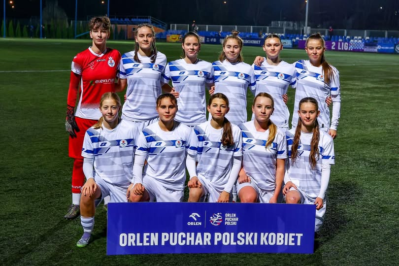 Juniorki UKS SMS także w 1/8 finału PP